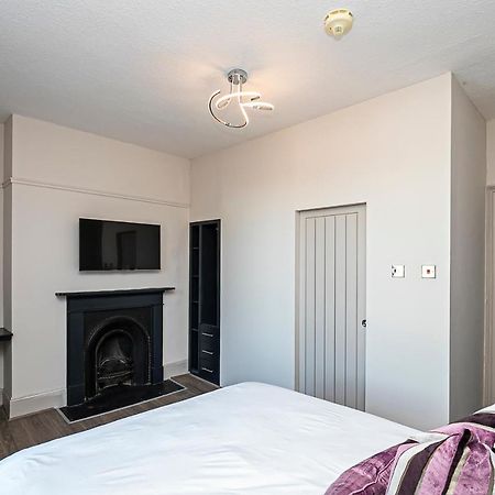 Pages Hotel And Guesthouse Harlow Dış mekan fotoğraf