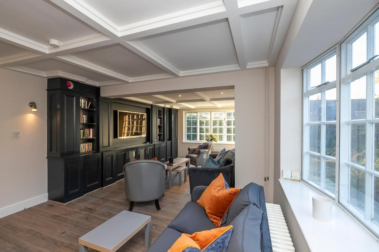 Pages Hotel And Guesthouse Harlow Dış mekan fotoğraf