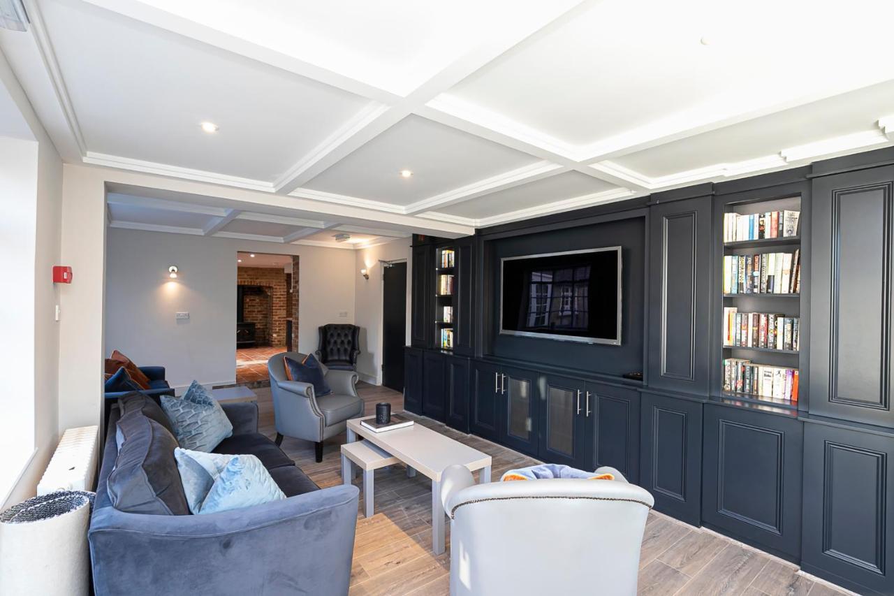 Pages Hotel And Guesthouse Harlow Dış mekan fotoğraf