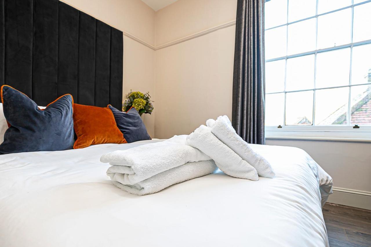 Pages Hotel And Guesthouse Harlow Dış mekan fotoğraf
