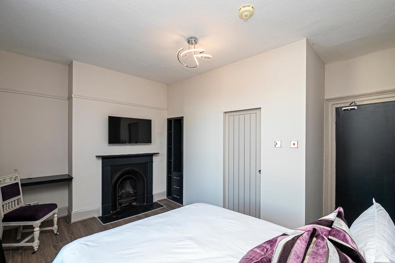 Pages Hotel And Guesthouse Harlow Dış mekan fotoğraf