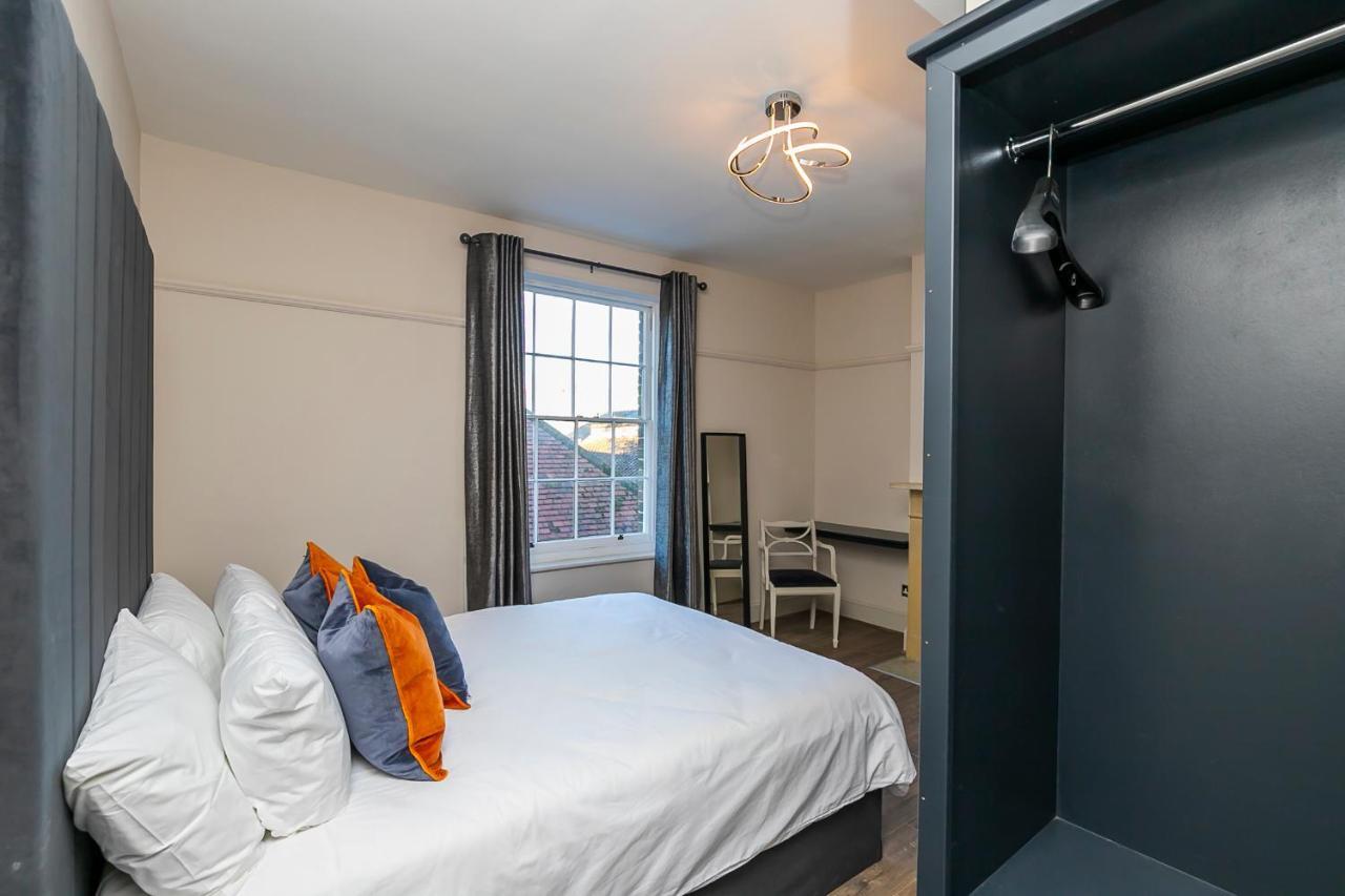 Pages Hotel And Guesthouse Harlow Dış mekan fotoğraf