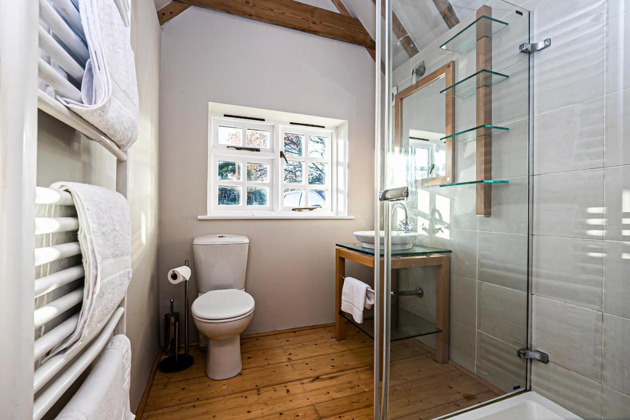 Pages Hotel And Guesthouse Harlow Dış mekan fotoğraf