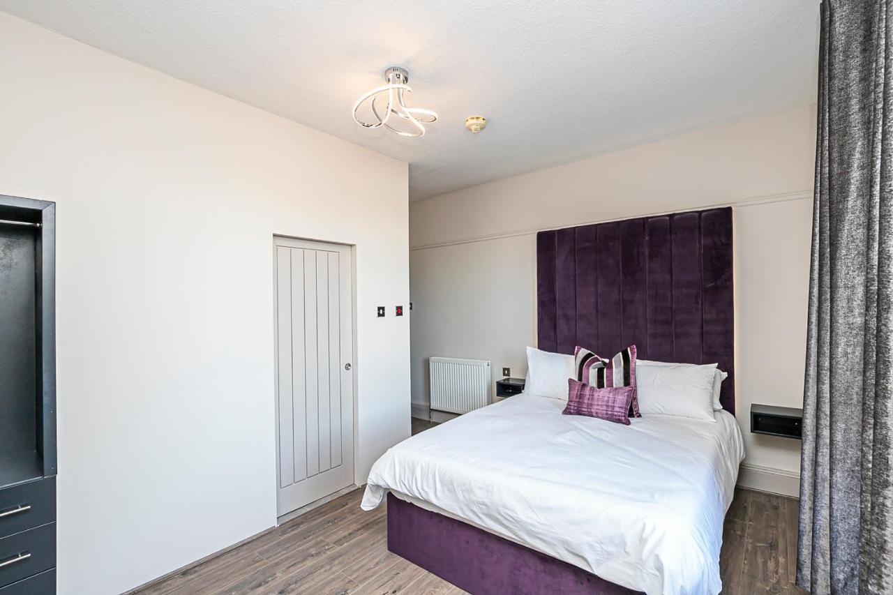 Pages Hotel And Guesthouse Harlow Dış mekan fotoğraf